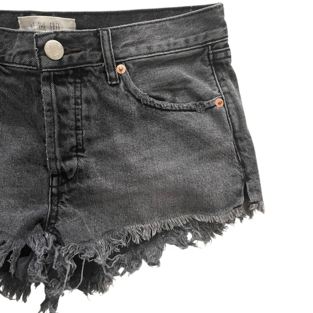 Free People Women’s denim jean shorts size 25 black frayed shorties Button fly